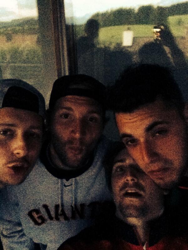91Popp's tweet photo. Hallooooo selfie #Moser #big joe#mülli http://t.co/Y2dQ4Xbg3d