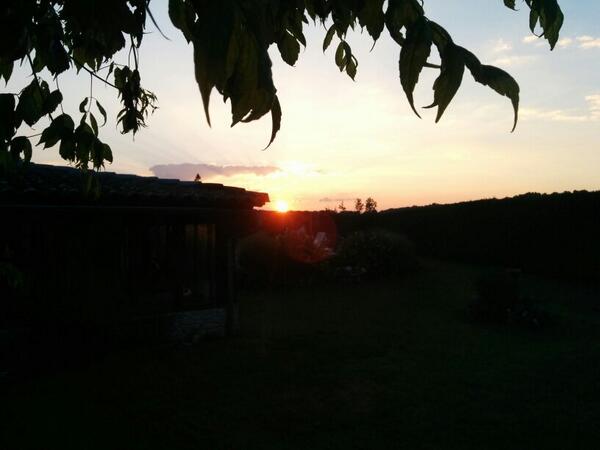 stevepick's tweet image. The Sun sets at the end of a fantabulous time in Eymet, France.