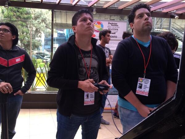 McDonaldsMexico's tweet photo. La defensa de todos los equipos está al 100 en el torneo #FIFAWc14 http://t.co/qRzyijeCAI