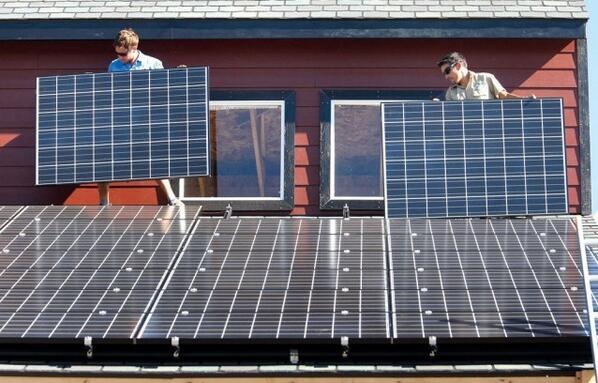 thebaxterbean's tweet photo. DID YOU KNOW? Residential Solar Just Beat Commercial US Installations For First Time #HiDemand http://t.co/Um6K04k2Uu http://t.co/J1O6fqkUlT