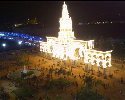 CasetasPopulare's tweet photo. Comienza la noche del sábado de Feria ¡Todo un clásico! ¡Os esperamos en nuestras casetas! http://t.co/Fso8UNlcZU