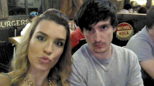 wrunbanana's tweet photo. De cena con @SoniaOrdas, la más guapa del mundo mundial. Jodete @BarbaraPalvin http://t.co/7QdoCwdaqB