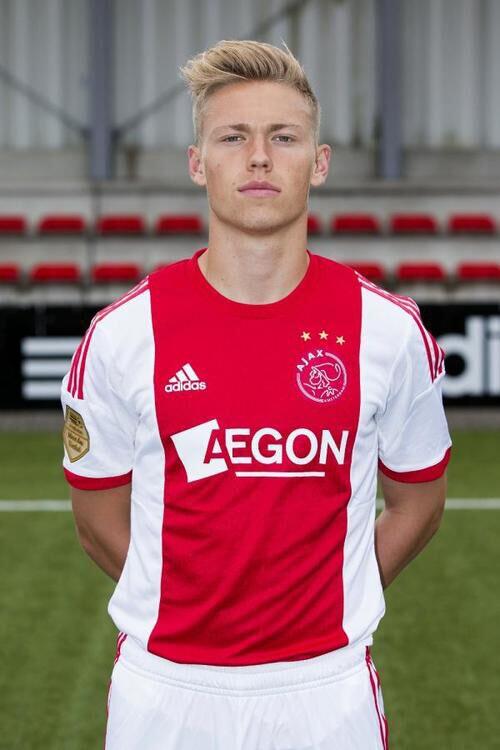 blvckboysdamn's tweet photo. #SexySoccerPlayer http://t.co/Y0W7sTYpYD