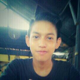 Ayip_Kepriband's tweet photo. Me . http://t.co/RmNsGxXOTo