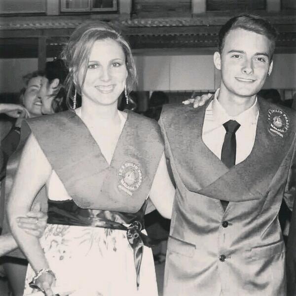pablogonreb's tweet photo. Graduados, por fin. @BestLoveMore Te quiero mi niña. http://t.co/x5HydWVeWU