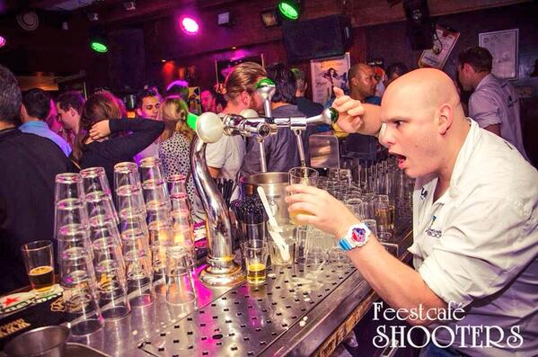 djkoennieS's tweet photo. BIERTJE?!? http://t.co/1LuTWk5dRq