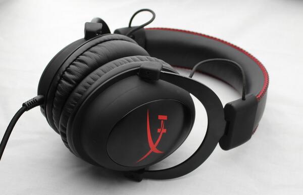 GiantWaffle's tweet photo. Follow and Retweet to enter the giveaway for the @HyperX Cloud Gaming Headset! http://t.co/5RKEaRY9hq