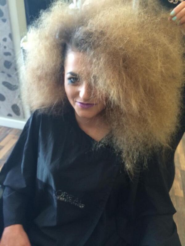 RachelFrameHair's tweet photo. Brushing out the craziness http://t.co/ZRMe428x1W