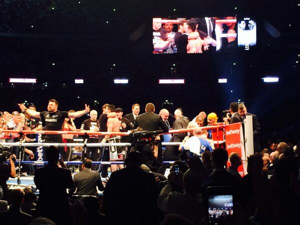 antanddec's tweet photo. Wow! What a punch and what a fight.
A
#FrochGroves2 http://t.co/l21ovFXmhx