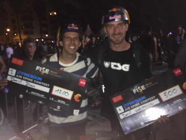 RedBullFrance's tweet photo. Énorme bravo à @Danieldhers et @WedemeijerBmx qui finissent 2e et 4e du #bmx #spine au @fiseworld ! #donnedesailes http://t.co/88kA8pacHJ