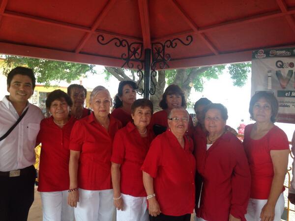 claudiaelenasa2's tweet photo. Gracias al coro plenitud por su participación en que viva el mercado@PURONJOHNSTON @CynthiaVS1 @Isai_pz http://t.co/OGlyDUCjTh