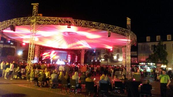 Vanavond lekker schmausen !!! Lekker BBQ saté van de varkenshaas a la schtad zitterd!!met projek11