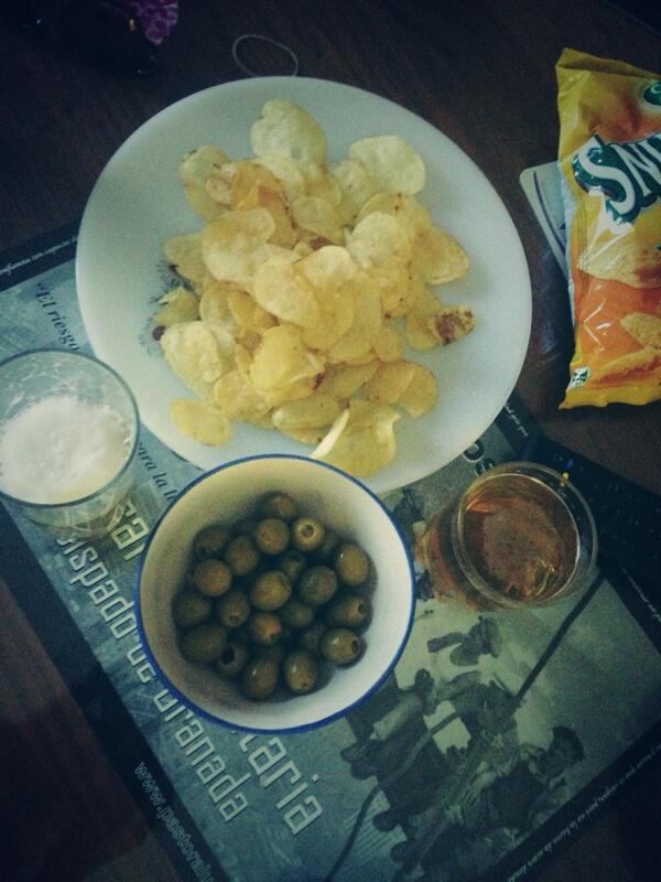 inmacampos's tweet photo. Preparadas para el partido!!! #APorLaDecima #enbuenacompañia #QueVivaLaVida http://t.co/OJItXLstfy