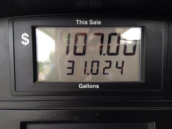 Big_Steve_T's tweet photo. Comfort comes at a price my friends #bigcarprobs http://t.co/D474nLwOne