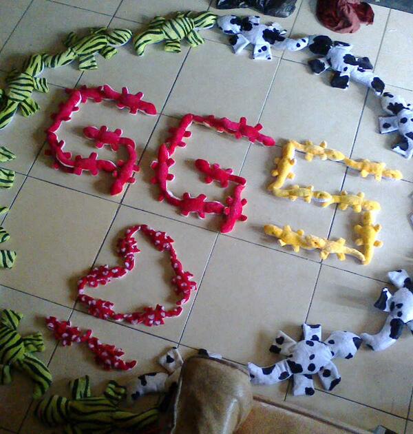 AtihratihAtih's tweet photo. I LOVE GGS
min ini pake apaan coba? :-D haha @ASPGGS @jscmila @rickyharun45MF @kvinjulio :-* http://t.co/FyKv7Tjv5P