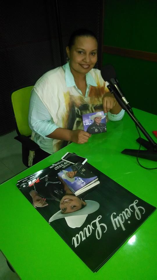 DonPetuzo's tweet photo. Al aire en los especiales de la Nueve 99.3 Fm ...Hoy nuestra invitada es @leidylara7 Presenta @karellysan http://t.co/u0ZWBz9k2f