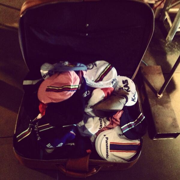 soigneurjournal's tweet image. Bikebuilding &amp;amp; Koerspetjes @Fietsfest. Over een half uur begint het De Muur programma.