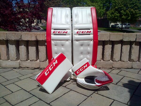 ChrisSlowey's tweet photo. Thanks @CCMHockey for my new Retro Flex gear! Can't wait to test it out on the ice. #CCM #Goalie #loveit #goodonya http://t.co/6bZJwnGUVc