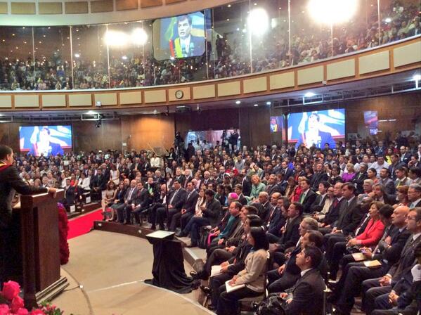 FAlvaradoE's tweet photo. .@MashiRafael se dirige al pueblo ecuatoriano hoy en histórica fecha #24deMayo ofreciendo su rendición de cuentas http://t.co/LUbXnCCYxC