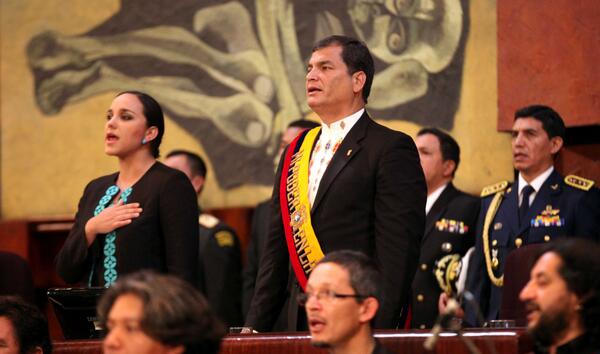 Presidencia_Ec's tweet photo. Presidente #Correa junto a la Presidenta de la Asamblea, Gabriela Rivadeneira #AsambleaNacional #24deMayo http://t.co/4jRdYaW8dB