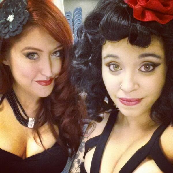 OEnvy_Us's tweet photo. Getting ready for the match game with @SoCalValerie β‘ #pinnedmiami http://t.co/nCNdV7TPOI