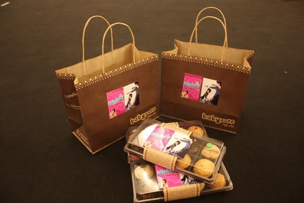 MinKeylover_TH's tweet photo. all credits to #minkeylover_th  these are what we prepared for SHINee 1st Thailand fan meeting :D #6YearsWithSHINee http://t.co/AFKJSLzkX1
