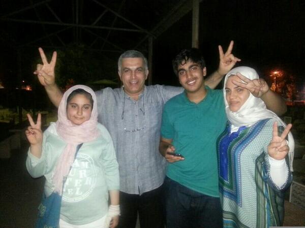 Ya_BH's tweet photo. “@NABEELRAJAB with his family after he is released #Bahrain http://t.co/iVmeoW1Qn8"