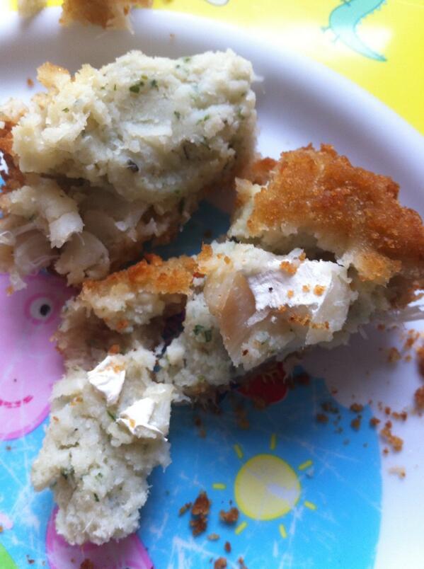 CharlieBoot's tweet photo. @Morrisons just had some of your cod fishcakes from the fishmonger and found a white card/paper material in it :( http://t.co/eHlvOL7LnI