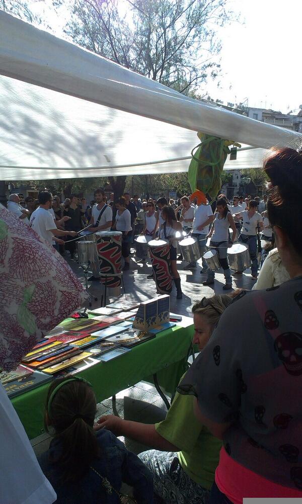 ROCIOGARRIDO35's tweet photo. Todo es posible cuando paseas por el centro de Granada y hace buen tiempo http://t.co/0wAthA4nXk