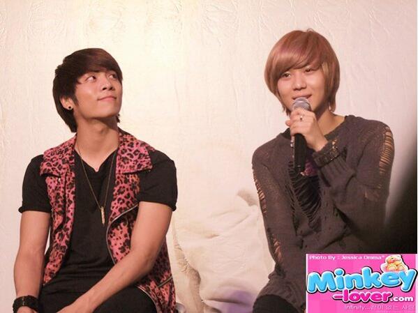 MinKeylover_TH's tweet photo. #6YearsWithSHINee #HyunMin SHINee's Hello Fan Meeting Thailand... สมัยเจ้จงยังแมน !?!  cr: minkeylover_th http://t.co/iZ86XBC1SQ