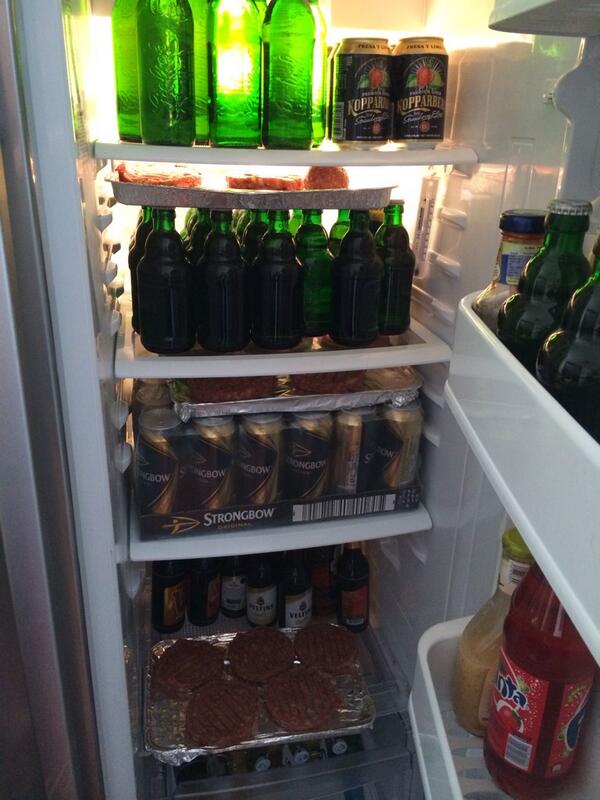 schinkn's tweet photo. B&amp;B- Burger und Bier #ladentakeover http://t.co/QKJgiQfHpe