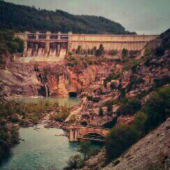 DeAzalais's tweet photo. No hay nada como divertirse@Hatsya_5 @Elen916 @sami_ikay #excursionesSobrarbe #Entremon #Bajolasaguasdeunnegropantano http://t.co/bXZ9z5tGz5