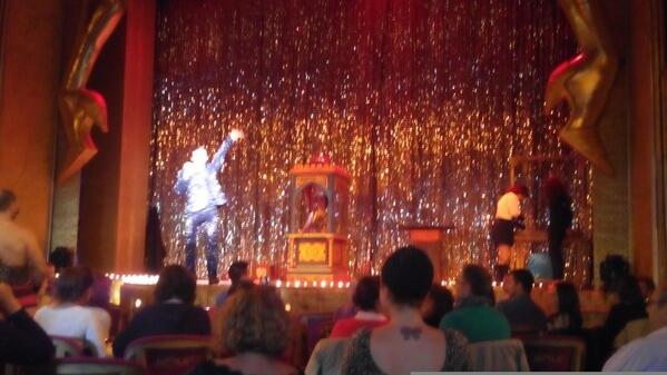 #thehole2 esperando a que empiece el show con @iamsergioblanco guapo!!!!!!