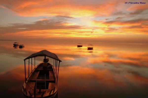 NikonIndia's tweet photo. Amazing click. RT@ViruMane Beautiful sunset at Lakshadweep! http://t.co/THCJD3upn3