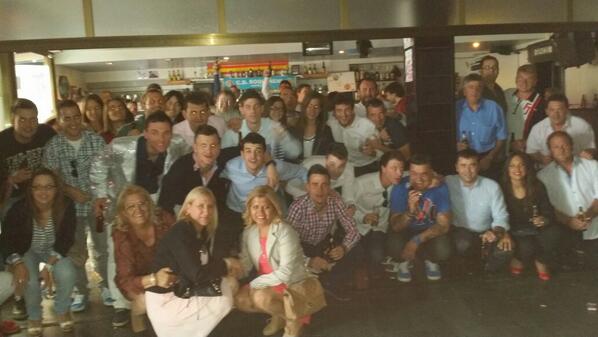 barlapaste's tweet photo. Que grande es mi gente... Gracias por todo!!! http://t.co/Du72qh1yCJ