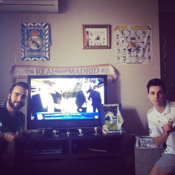 danieliyo19's tweet photo. Fanzone canela! #APorLaDécima #HalaMadrid @pedri93 http://t.co/gUPZTT5Ckl