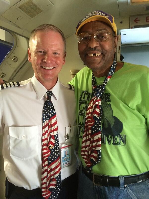 AmyMHearn's tweet photo. @SouthwestAir your pilot gave a tie to a 31 year army veteran during a delay. #MemorialDay #tearedup #daltookc #luvsw http://t.co/wedPWMbf5I
