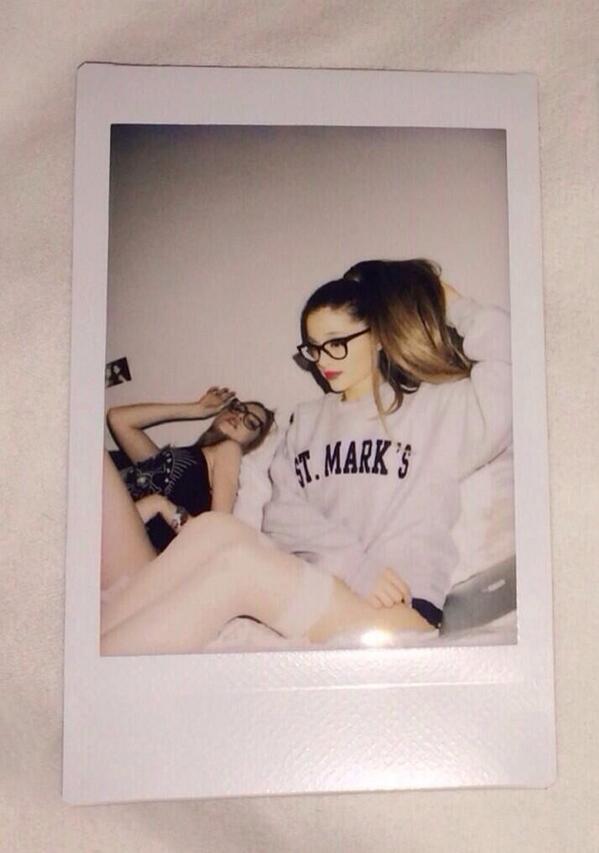 MadisonKarlosYL's tweet photo. Polaroids are the best, I swear. http://t.co/4PJrwgDHJd