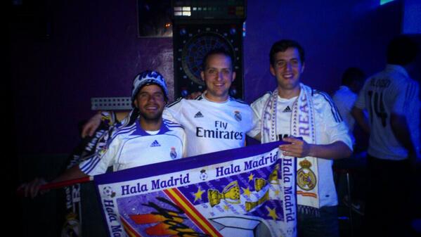 AcedoFeliciano's tweet photo. Aqui celebrando la decima con @xuli1986 y @ManuDuranBorreg http://t.co/gVPeeTBu3m