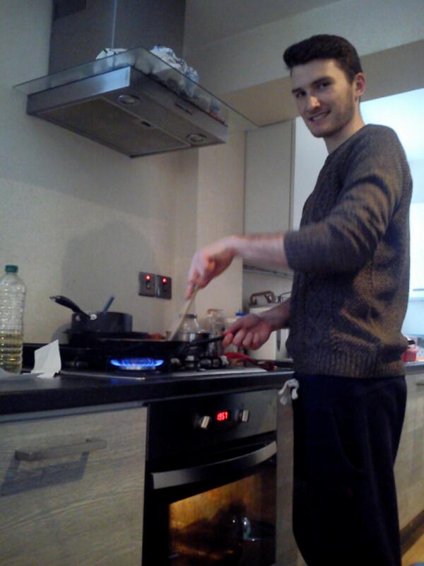 stephdriver22's tweet photo. #happysteph #chefChris #betterbegood #hungry @ChrisCampbell61 http://t.co/Ge6aciGYbO