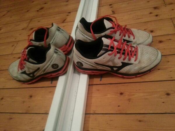 nathan6406's tweet photo. @JennieOswald @dp5142 @dbuttard @cataflemo @MickElliott80 #IMormarathonconundrum http://t.co/mJ3WZlMLpV