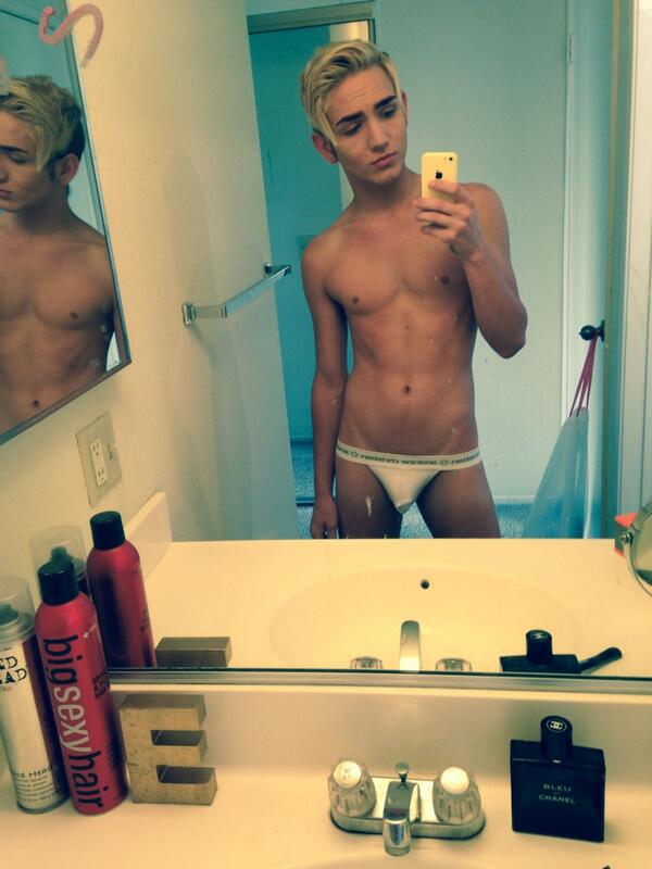 pimpandhostcom-net IMG 1~~~~x dylan hall (@DylanHallXXX) / X