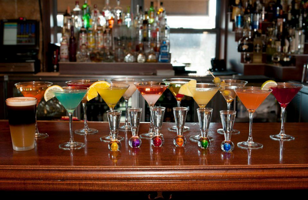AboveRestaurant's tweet photo. We’ve got your #Saturday plans right here! Grab your #friends and come by for some #drinks! http://t.co/X6a8tXShEx