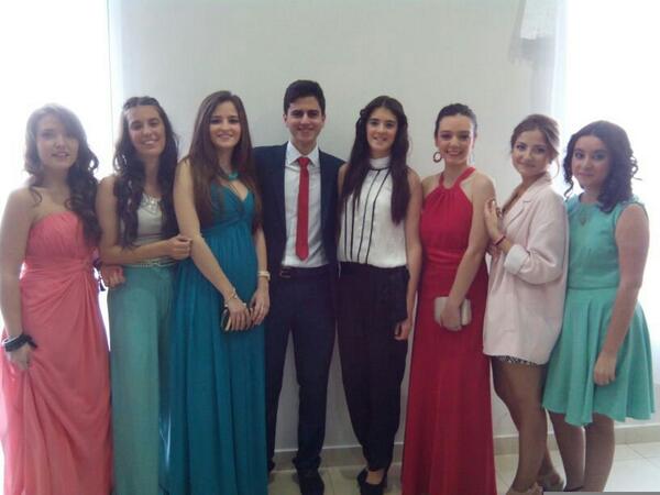 lauraleon_96's tweet image. Por más noches así :) #prom96