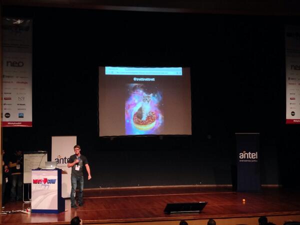 dcadenas's tweet image. Our hero @trotttrotttrott talking at #rubyconfuy