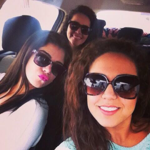 OrtizKuhn's tweet photo. Mis guaaapas @Crisss_bp @espebl94 😚😚 http://t.co/XEOAvUa87Q