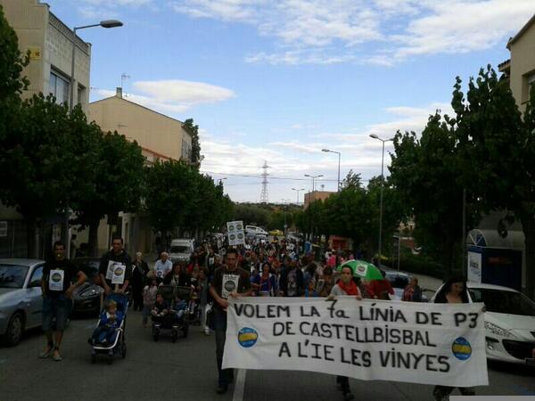 MeritxellBelchi's tweet photo. Esperem q ls 17 famílies organitzadores siguin escoltades i els seus fills compleixin el seu somni! @Ajcastellbisbal http://t.co/MLFPylElp5