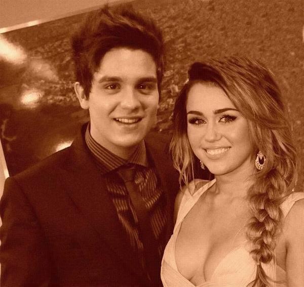 throughlr's tweet image. EU ACHO QUE É DEMAIS JÁ....👏👏👏