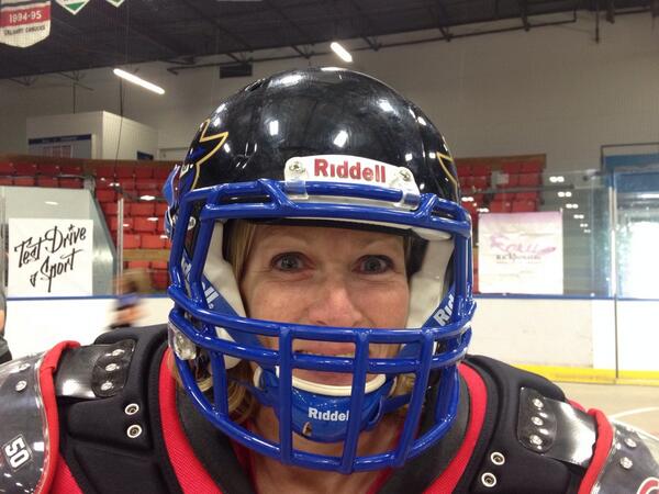 WomenSportFit's tweet photo. Look who's playing tackle football!
@suedeyell #WomenSportFitnessShow http://t.co/W1KUJkxYFc