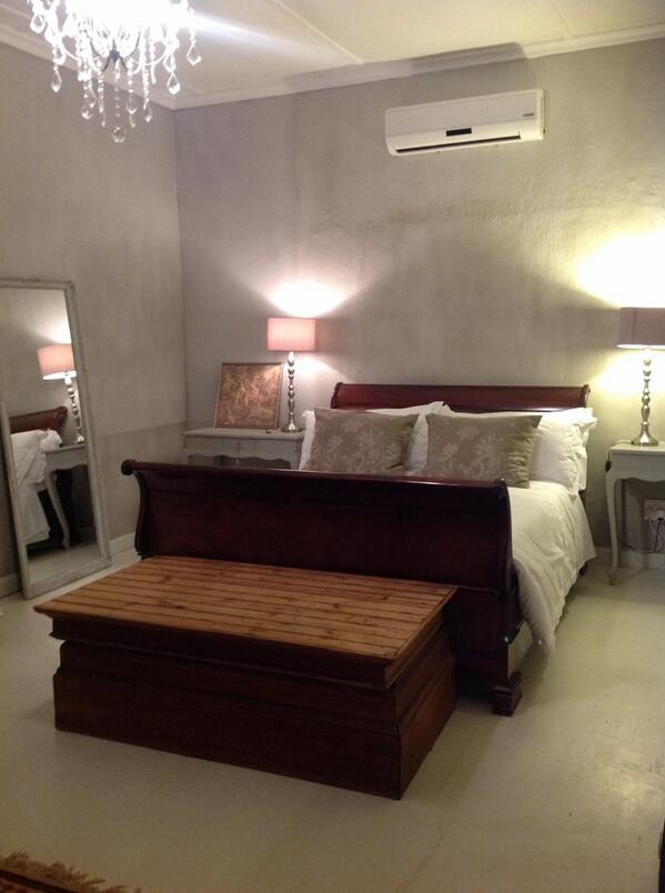 Rachel_CapeTown's tweet photo. Tonight's abode is at Katarinas, conveniently within walking distance to everything in town. @RiebeekValleyT http://t.co/llK1fr25JP
